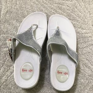 BRAND NEW Skechers tone ups size 11 Silver thong